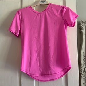 Lululemon size 6 short sleeve relaxed fit